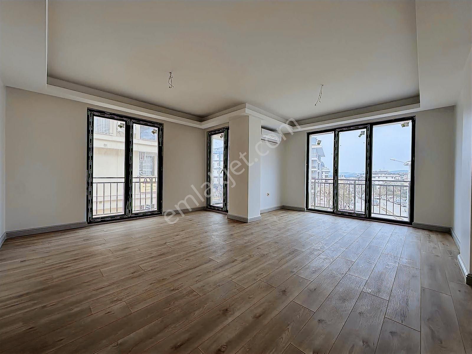 Çengelköy Meydan - Avm Projesinde 3+1 Satılık Ara Kat Daire - Görsel 23