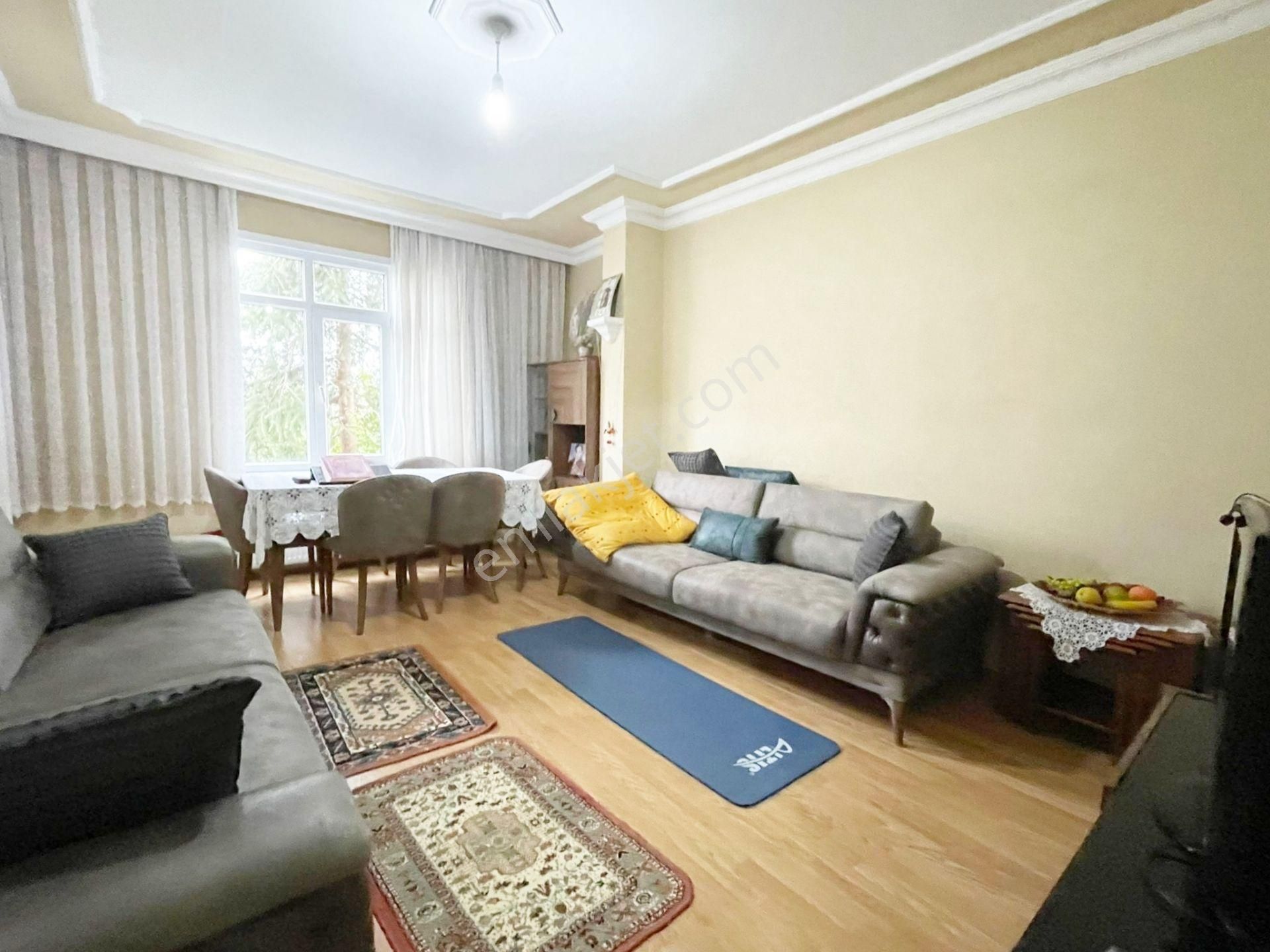 Mertcan'dan Ramazanoğlu Mah.caddeye 3dk Satılık Müstakil Ev