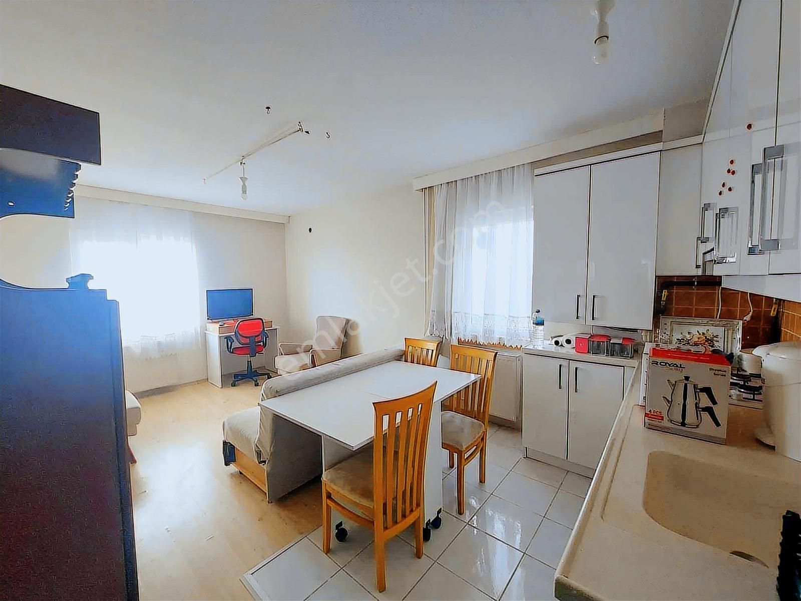 ''eryaman Efor''dan Katta Eşyalı 1+1 Kiralık Daire