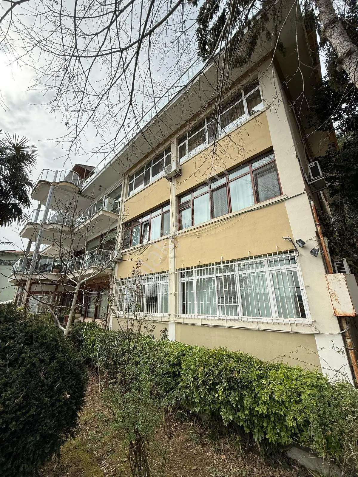 Emirgan'da Sahile Yakın Boğaz Manzaralı Satılık Köşk - Görsel 4