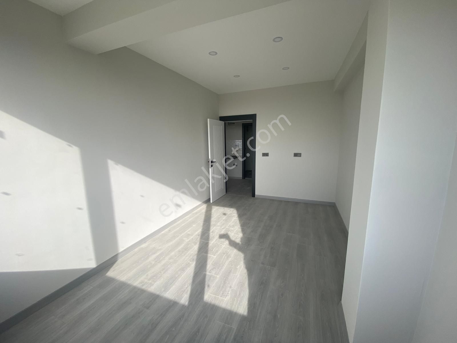 Ak Auto Gayrimenkul'den Süleymanpaşa Atatürk Mah Güzel Konumda 2+0 Satılık Daire - Görsel 3