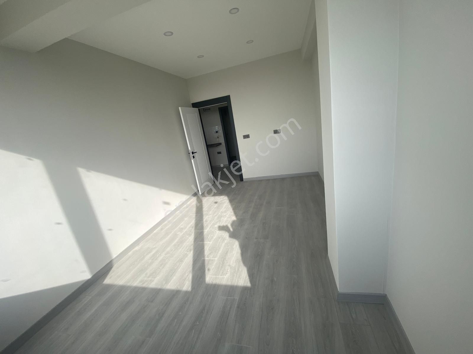 Ak Auto Gayrimenkul'den Süleymanpaşa Atatürk Mah Güzel Konumda 2+0 Satılık Daire - Görsel 8