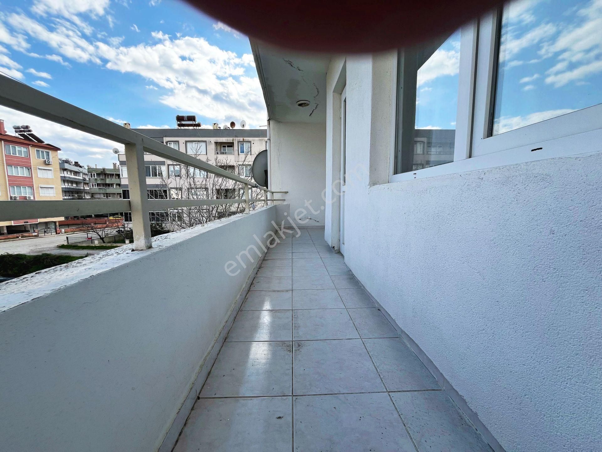 🛑🛑 Aktiften Akçay'da Satılık Denize Yakın Ön Cephe Arakat Geniş Çift Balkonlu 2+1 Daire - Görsel 32