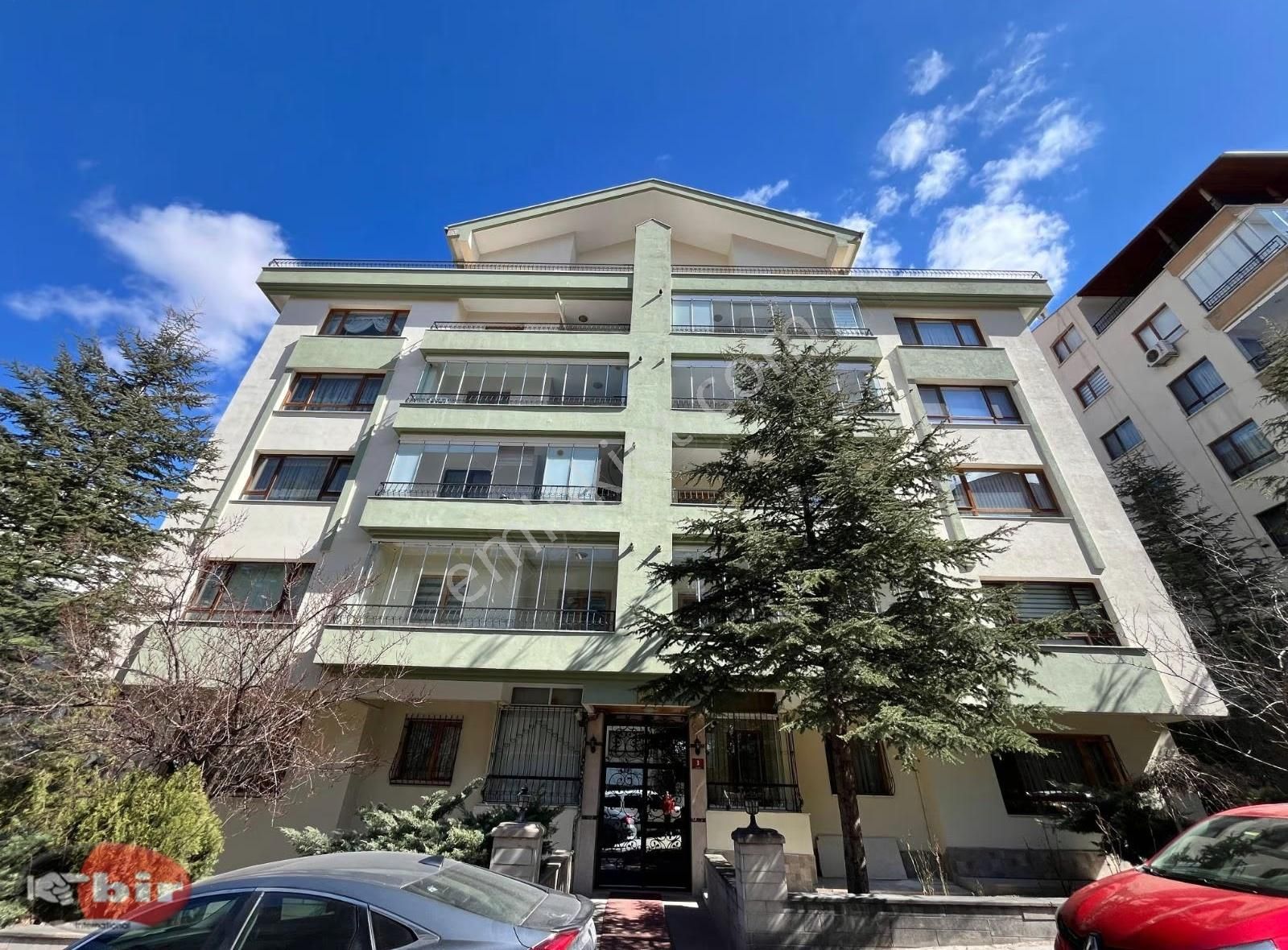 Cevizlidere'de Satılık 5+1 Çatı Dubleksi - Ön Cephe