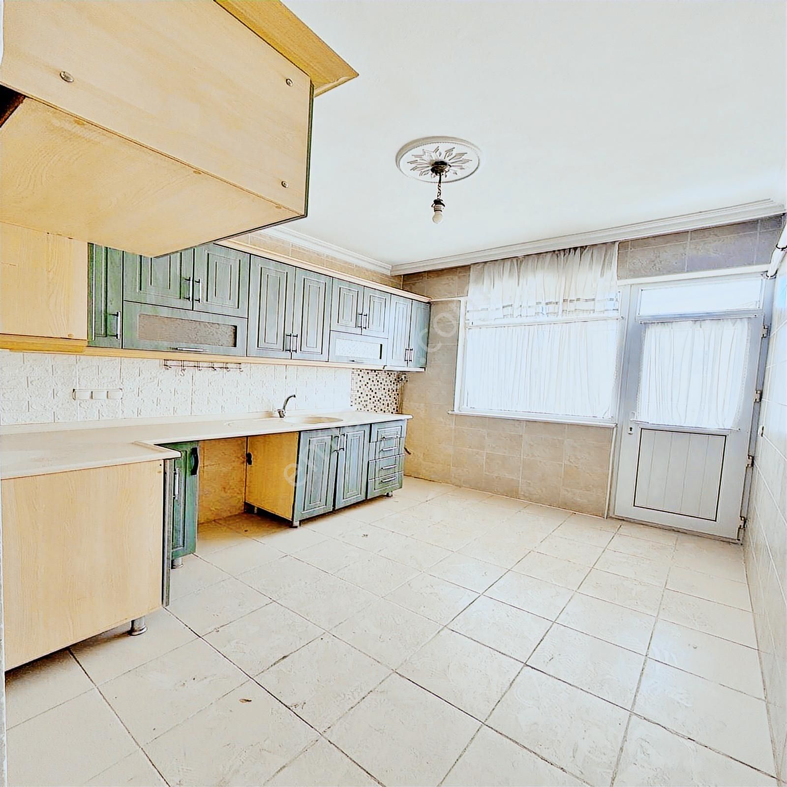 Esenyurt Kıraç İstikal Mah. 3.kat 2+1 Balkonlu Daire 3.100.000tl - Görsel 5