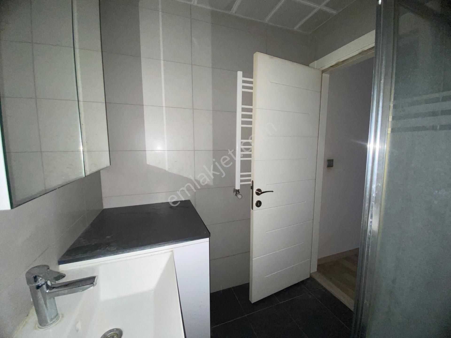 İzmir Bornova Küçükpark Yakını Kiralık Geniş 2+1 - Görsel 19