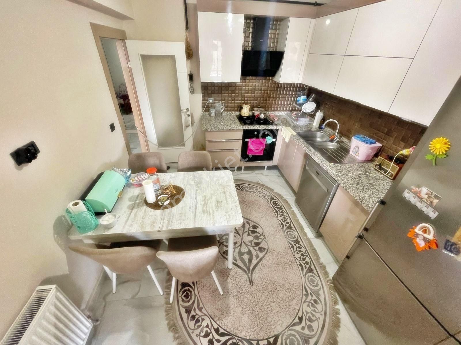 Menderes'te Daha Genşi Yok-7/24 Güvenlkli Sitede 150m2 3.5+1 - Görsel 5