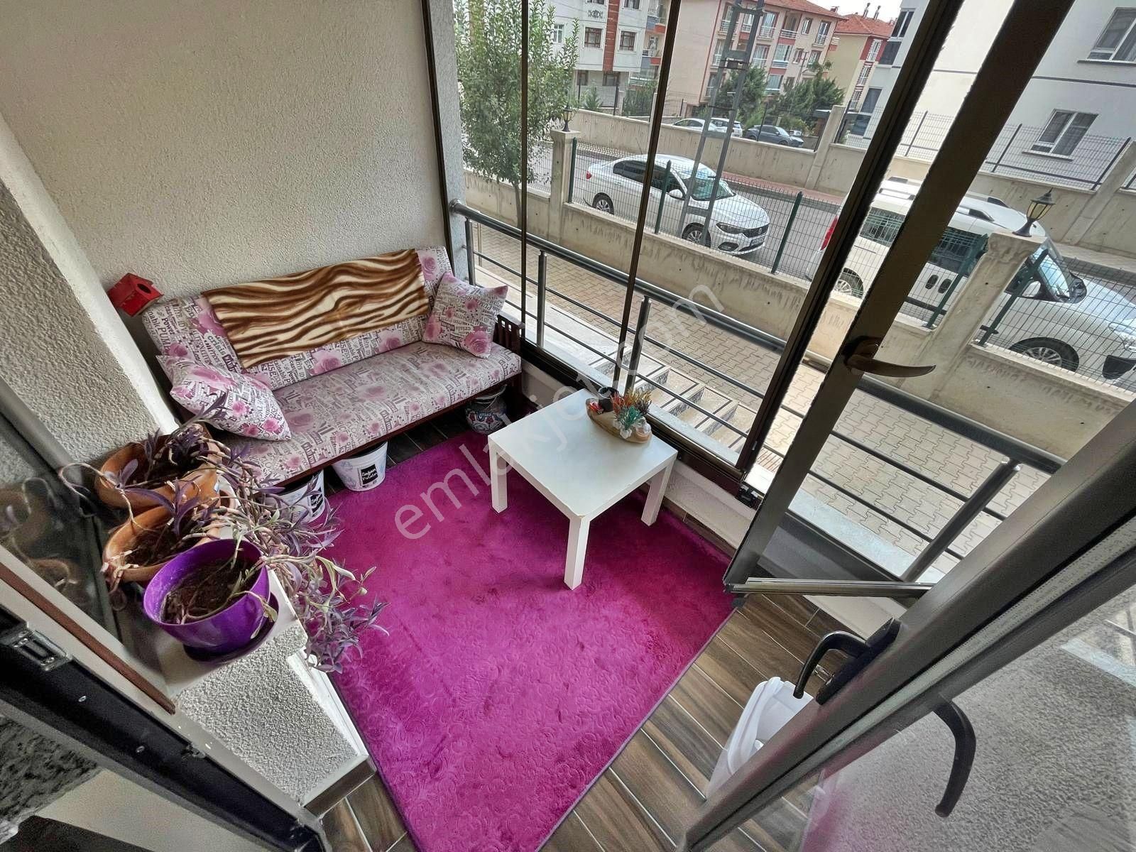 Menderes'te Daha Genşi Yok-7/24 Güvenlkli Sitede 150m2 3.5+1 - Görsel 19