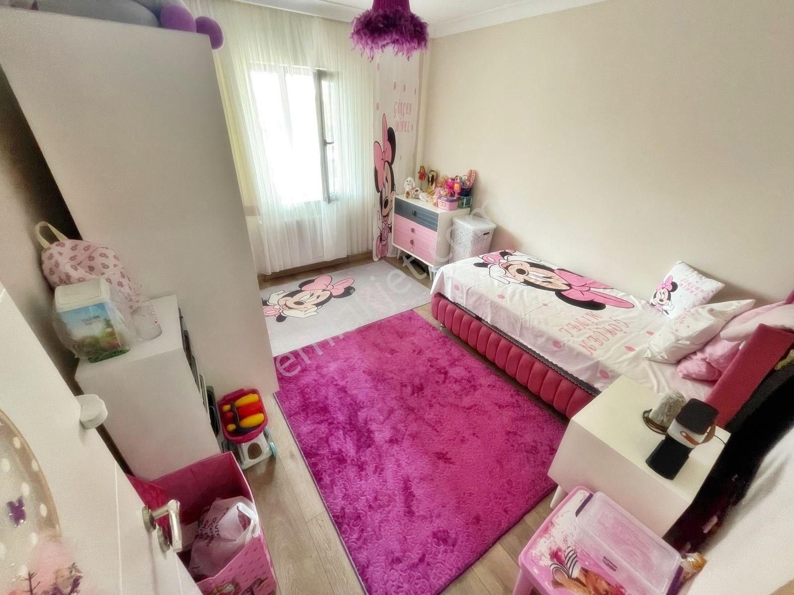 Menderes'te Daha Genşi Yok-7/24 Güvenlkli Sitede 150m2 3.5+1 - Görsel 8