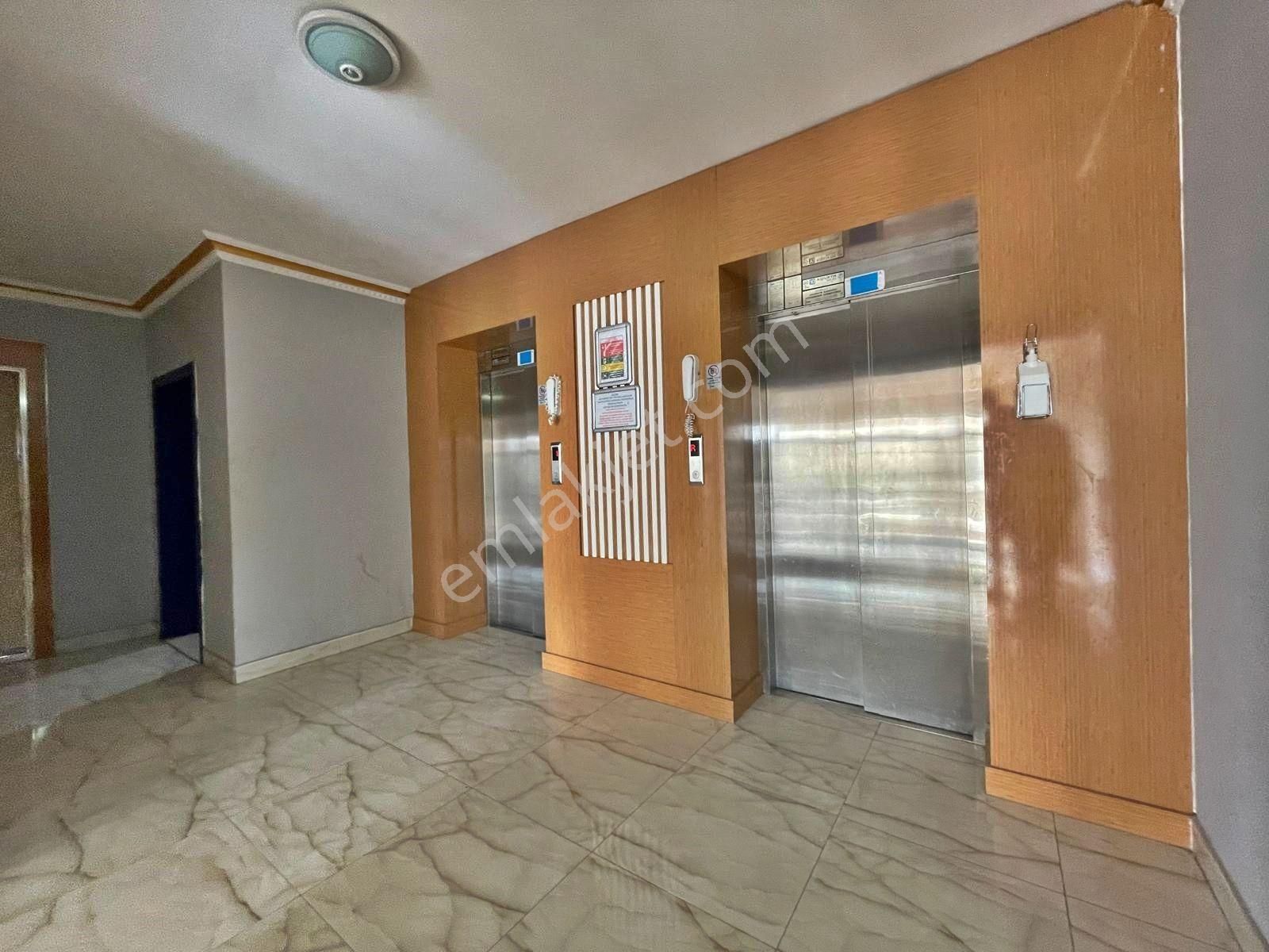 Menderes'te Daha Genşi Yok-7/24 Güvenlkli Sitede 150m2 3.5+1 - Görsel 33