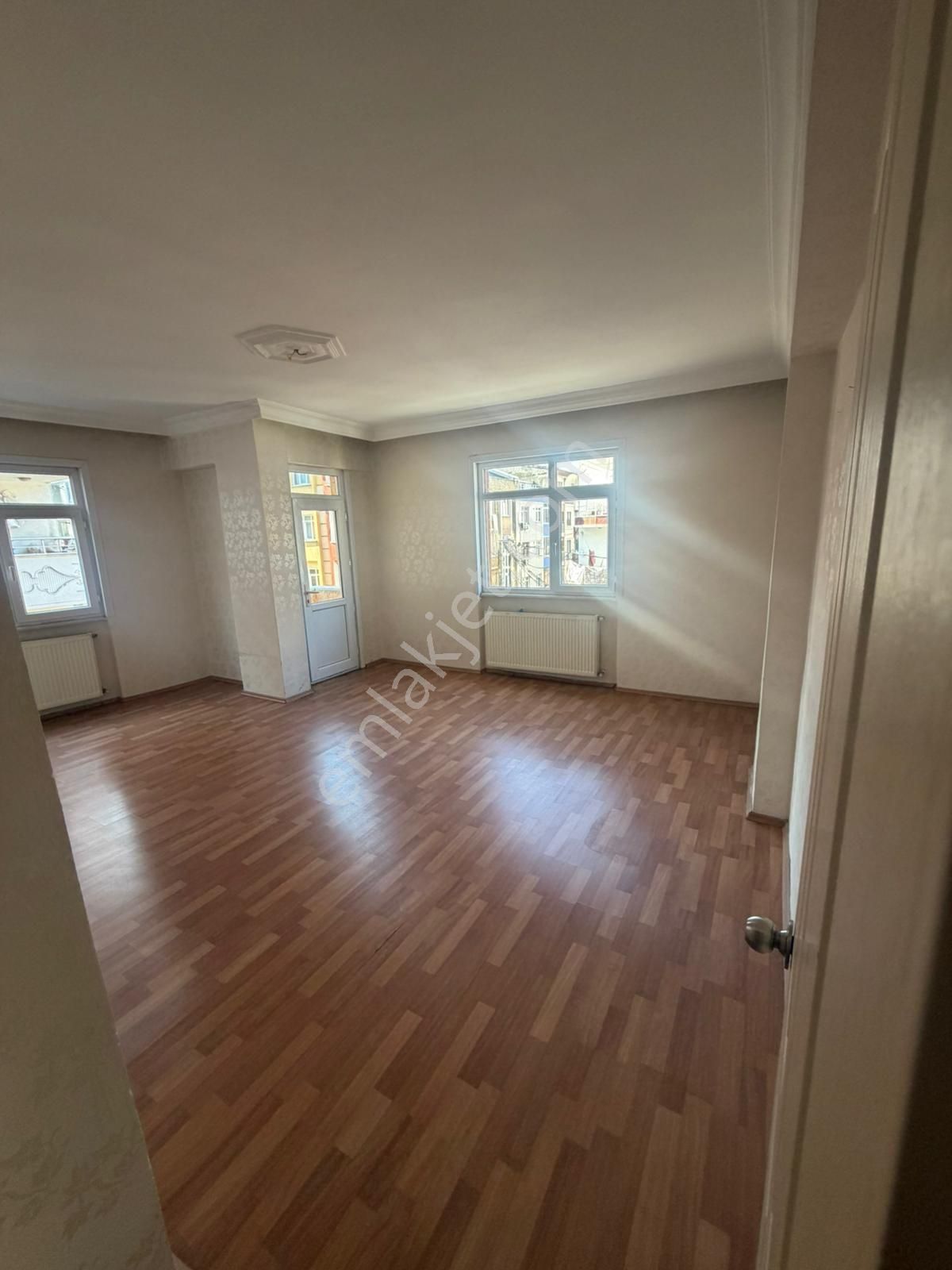 Torunlar Emlakdan Satılık Esenyurt Selahaddin Eyyubi Mh 2+1daire