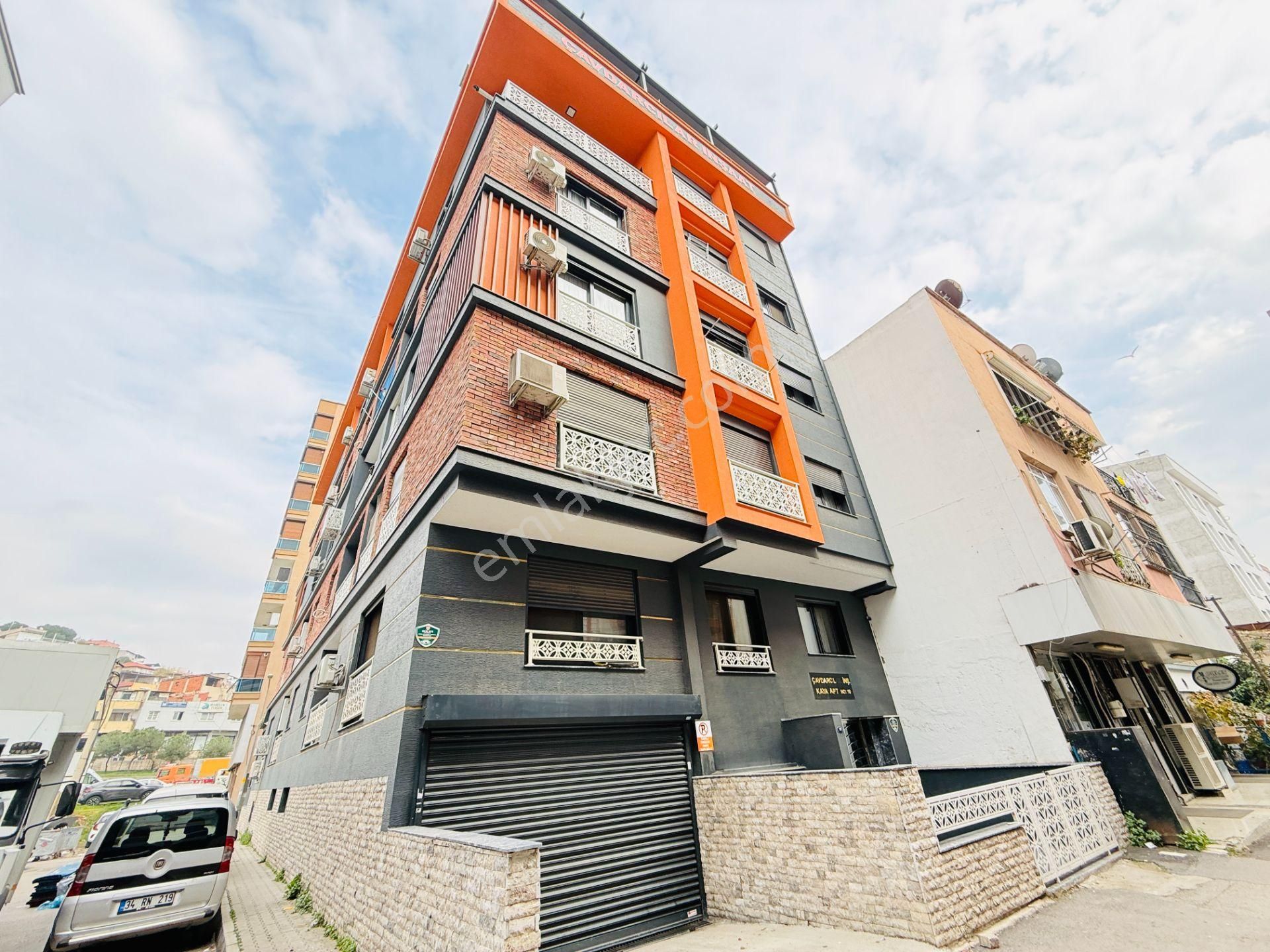 Karşıyaka Şemiklerde Yeni Binada Satılık 2+1 Dubleks Daire