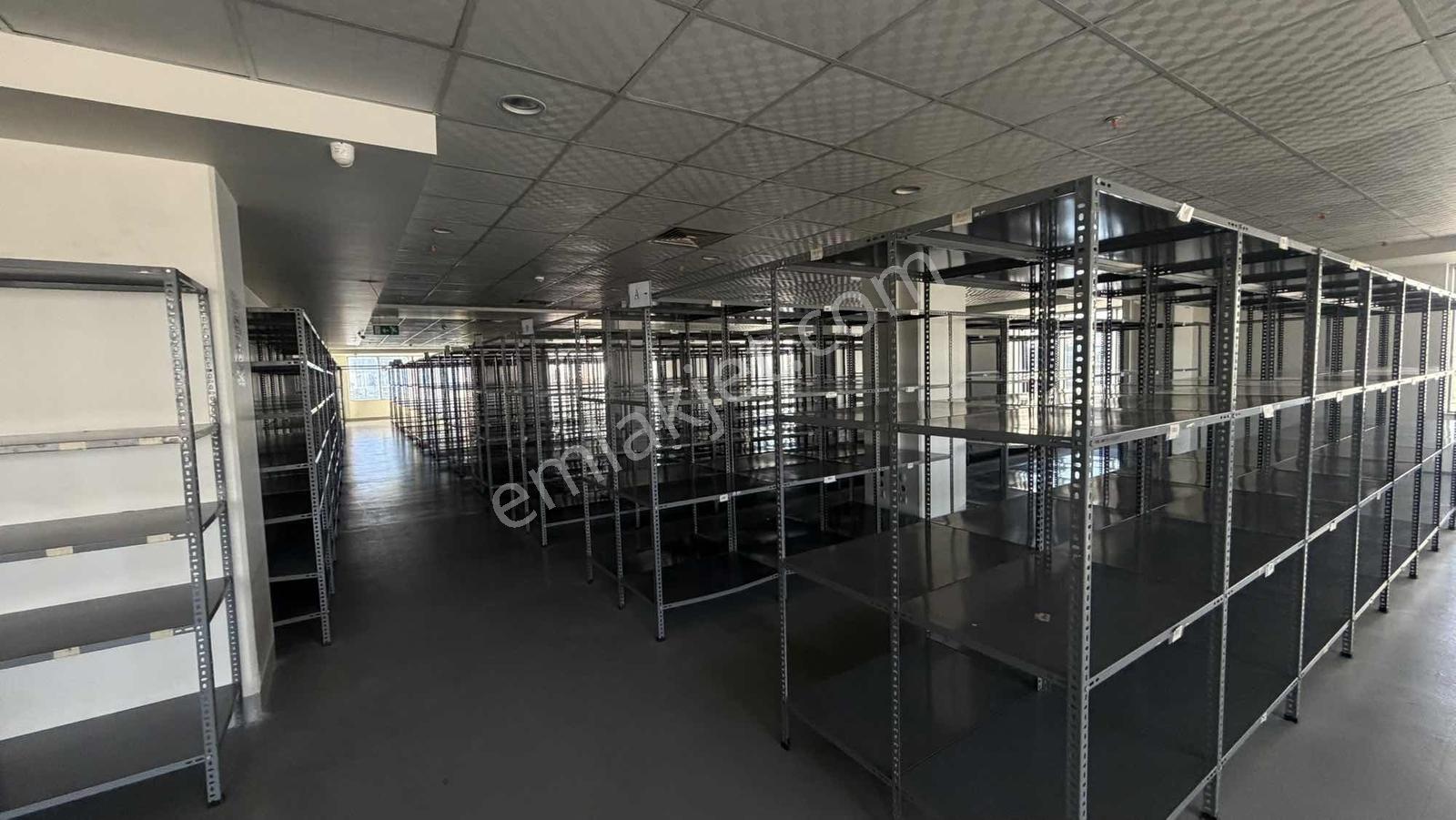 İstocta 1.000 M2 Kiralık Ofis - Görsel 25
