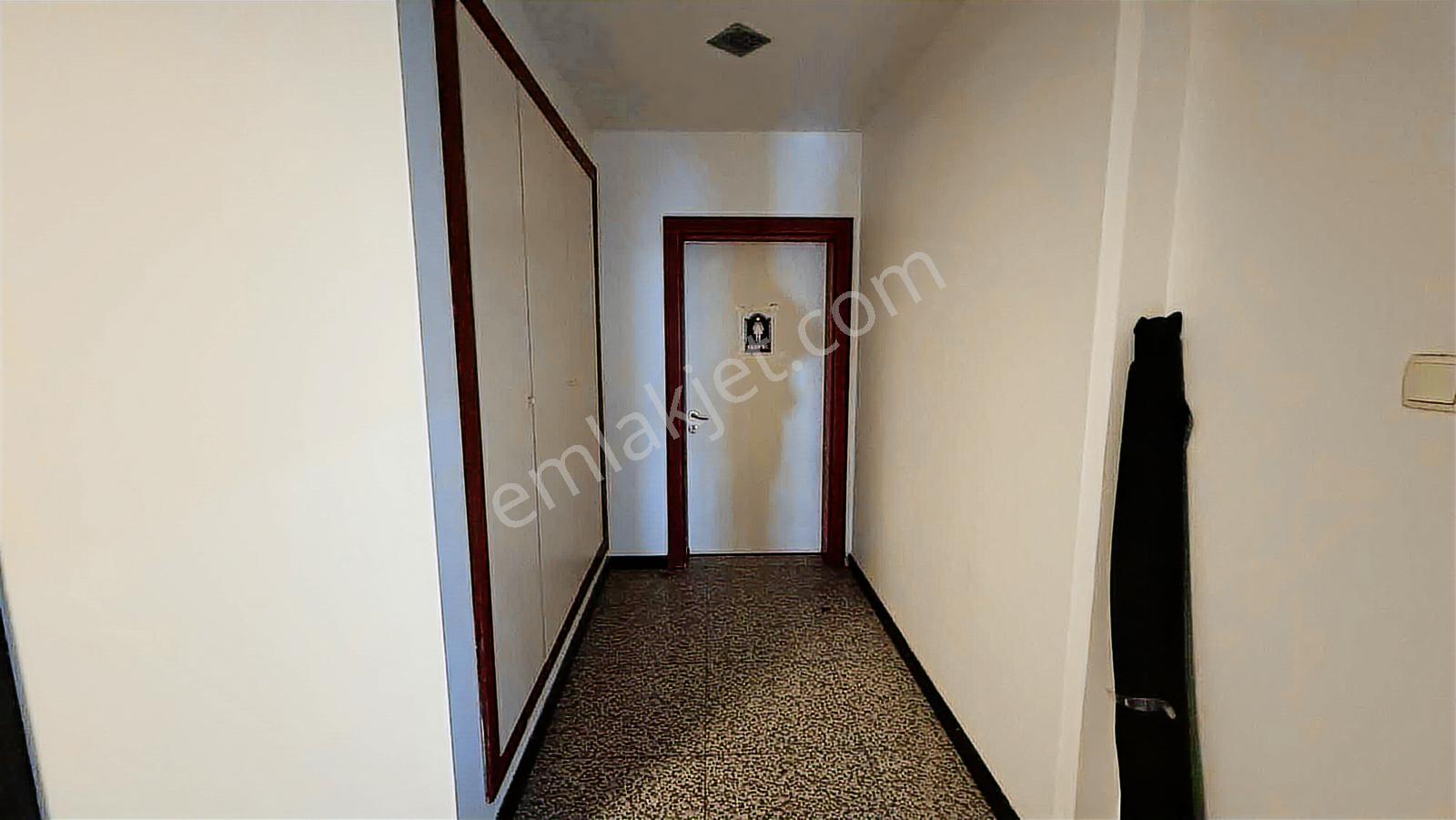 İstocta 1.000 M2 Kiralık Ofis - Görsel 19