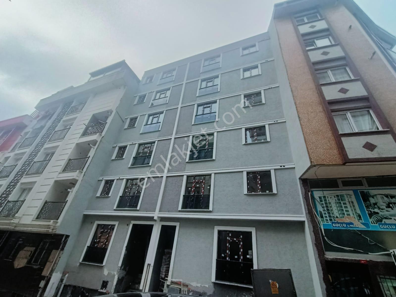 Hürriyette Çetinkaya Avm Yakını 2+1 Amerikam Mutfak 3 Kat Daire - Görsel 12