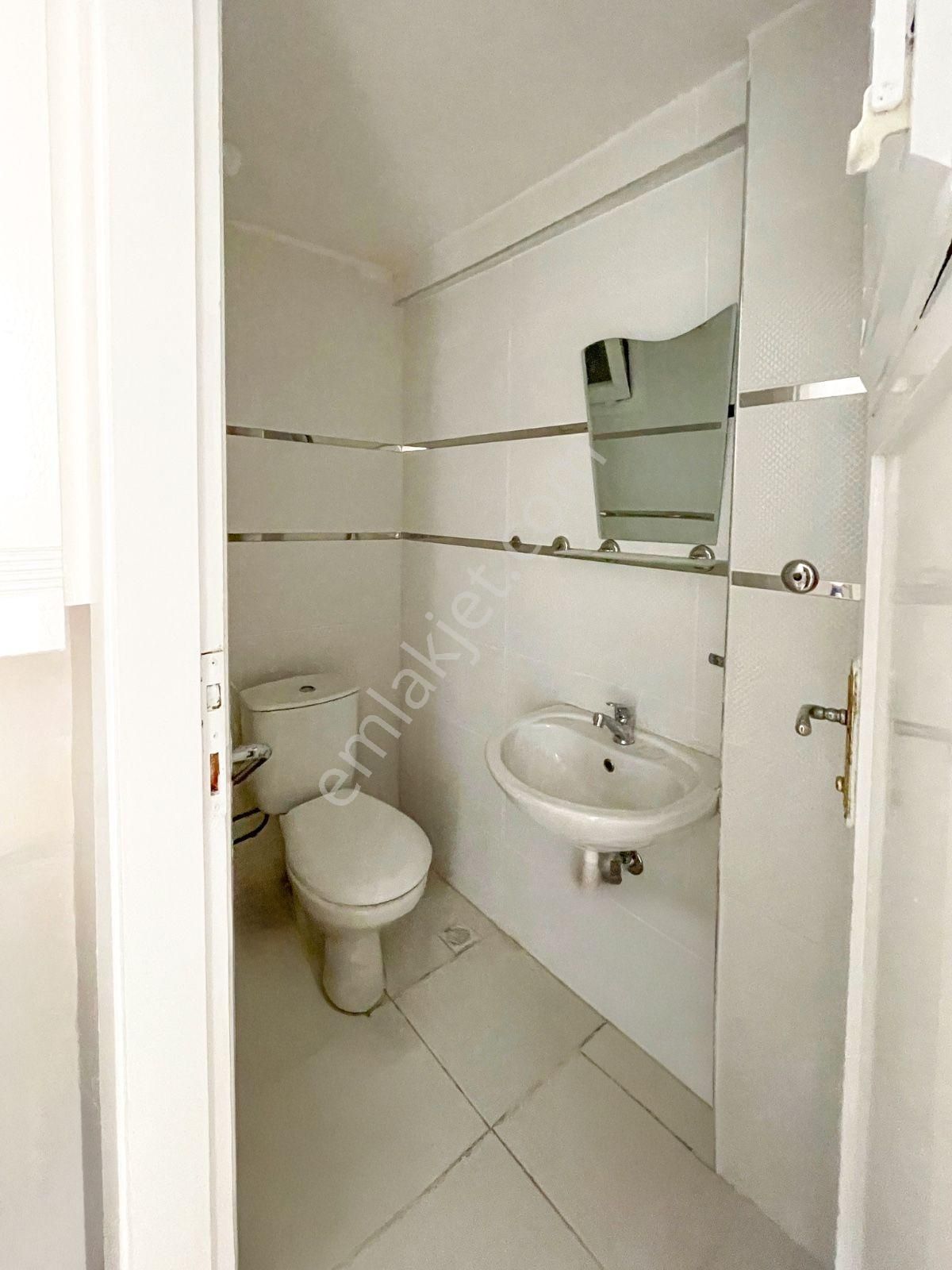 Bornova Ankara Caddesi Üzerinde 3+1 Kiralık Daire - Görsel 12