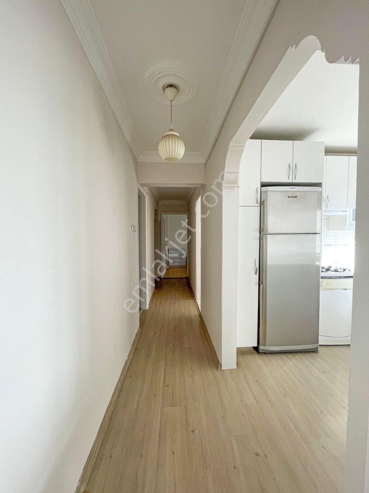 Bornova Ankara Caddesi Üzerinde 3+1 Kiralık Daire - Görsel 7