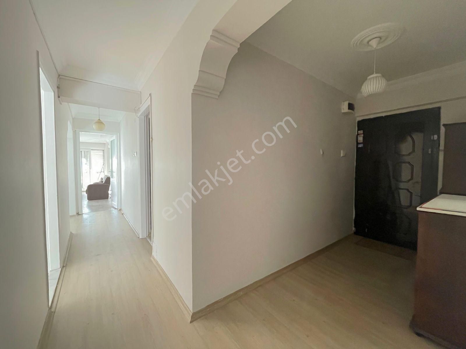 Bornova Ankara Caddesi Üzerinde 3+1 Kiralık Daire - Görsel 16