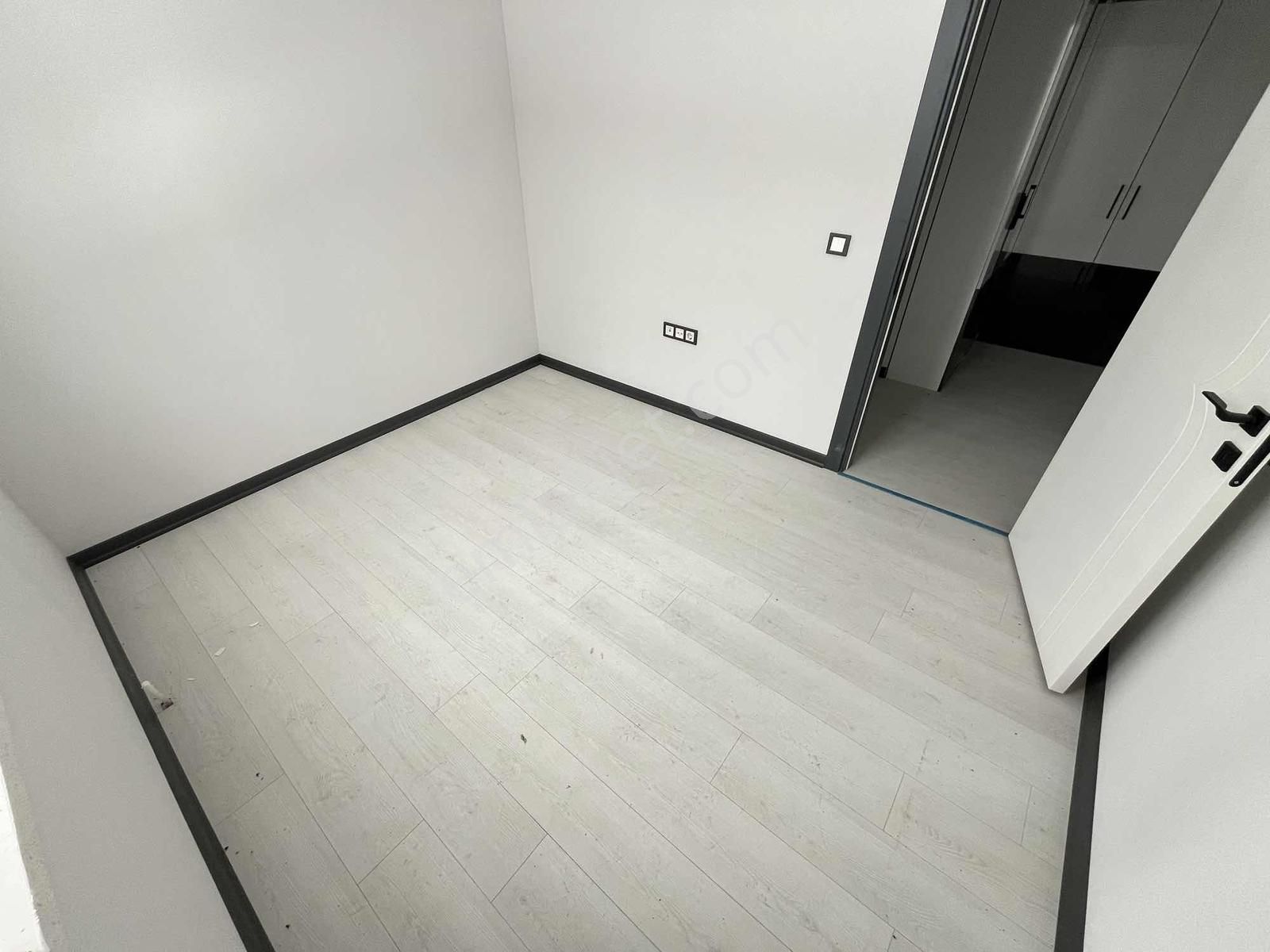 3+1 100m2 Vestiyerli Duşakabinli Geniş Ferah Fırsat Dairesi.. - Görsel 7