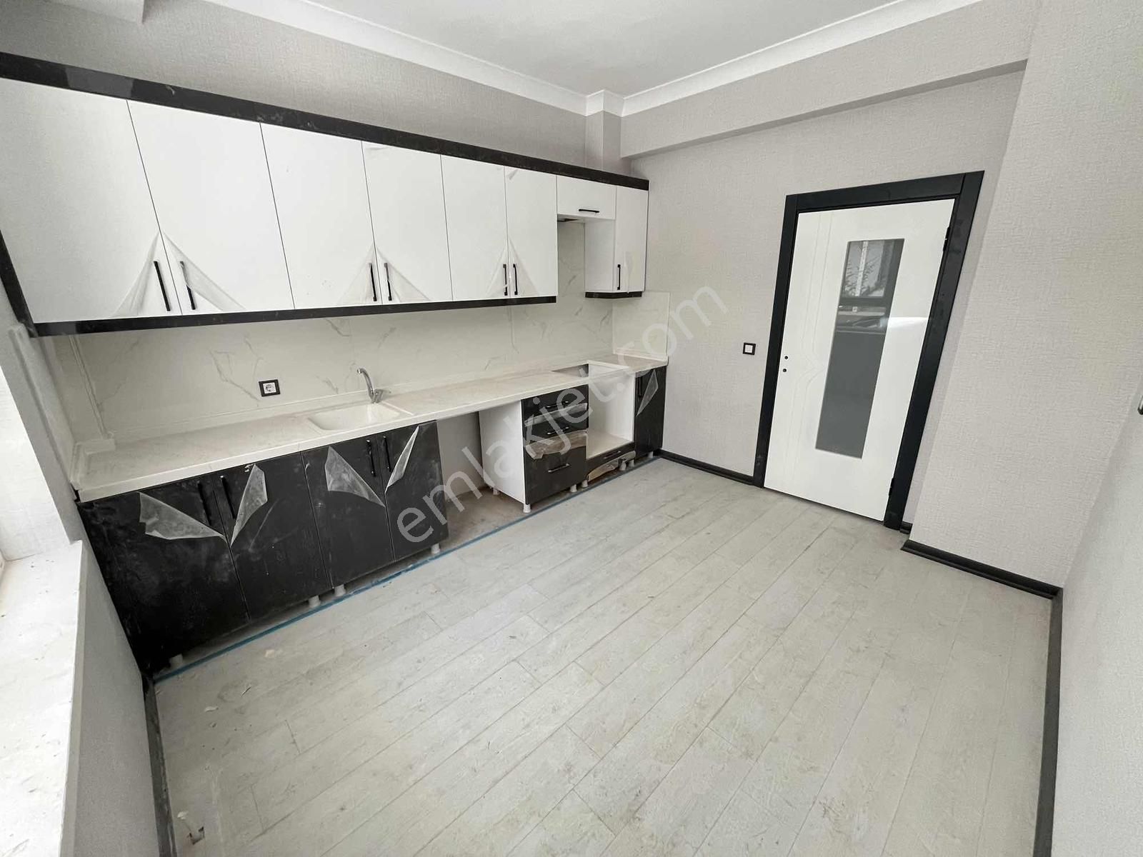 3+1 100m2 Vestiyerli Duşakabinli Geniş Ferah Fırsat Dairesi.. - Görsel 3