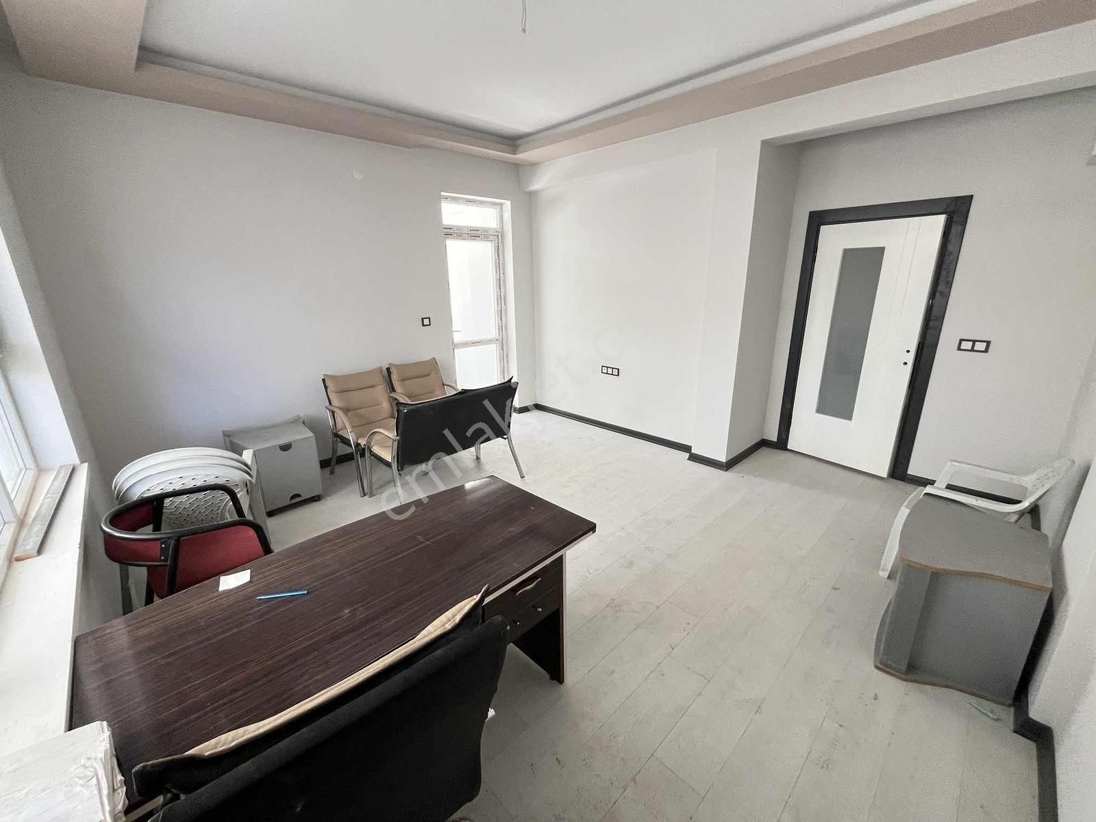 3+1 100m2 Vestiyerli Duşakabinli Geniş Ferah Fırsat Dairesi.. - Görsel 12