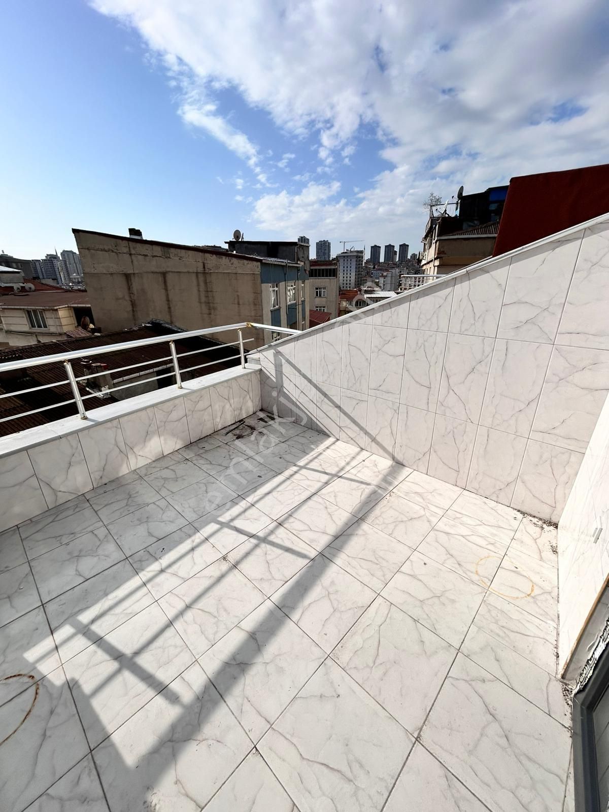 Torunlar Emlaktan Satılık 2+1 Boş Sıfır Lüx Daire Demirkapı Mh.