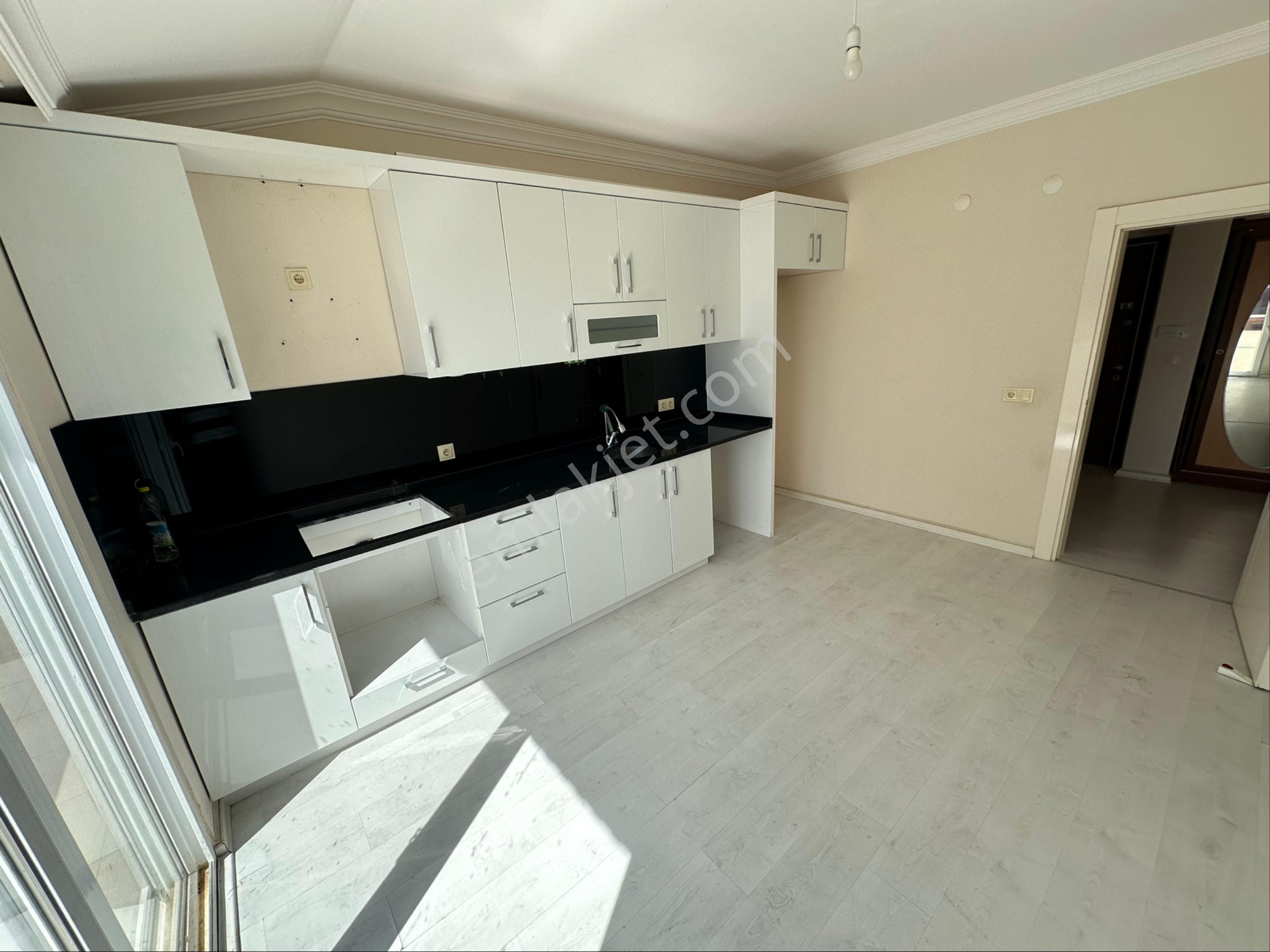 Kiralık 3+1 Daire Ayrı Mutfak - Görsel 11