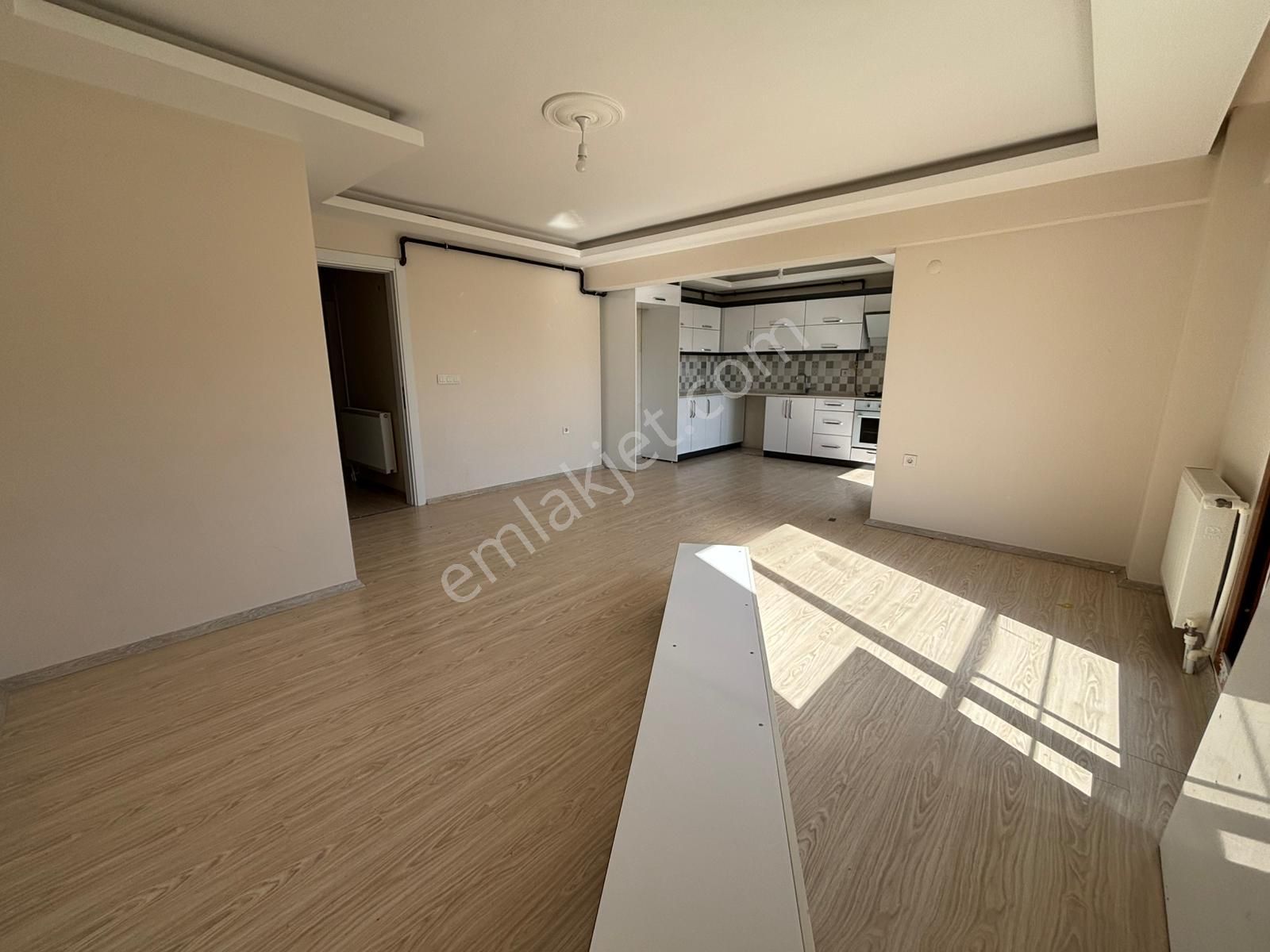 Aym Yanı 3+1 Ferah Kiralık Daire - Görsel 2