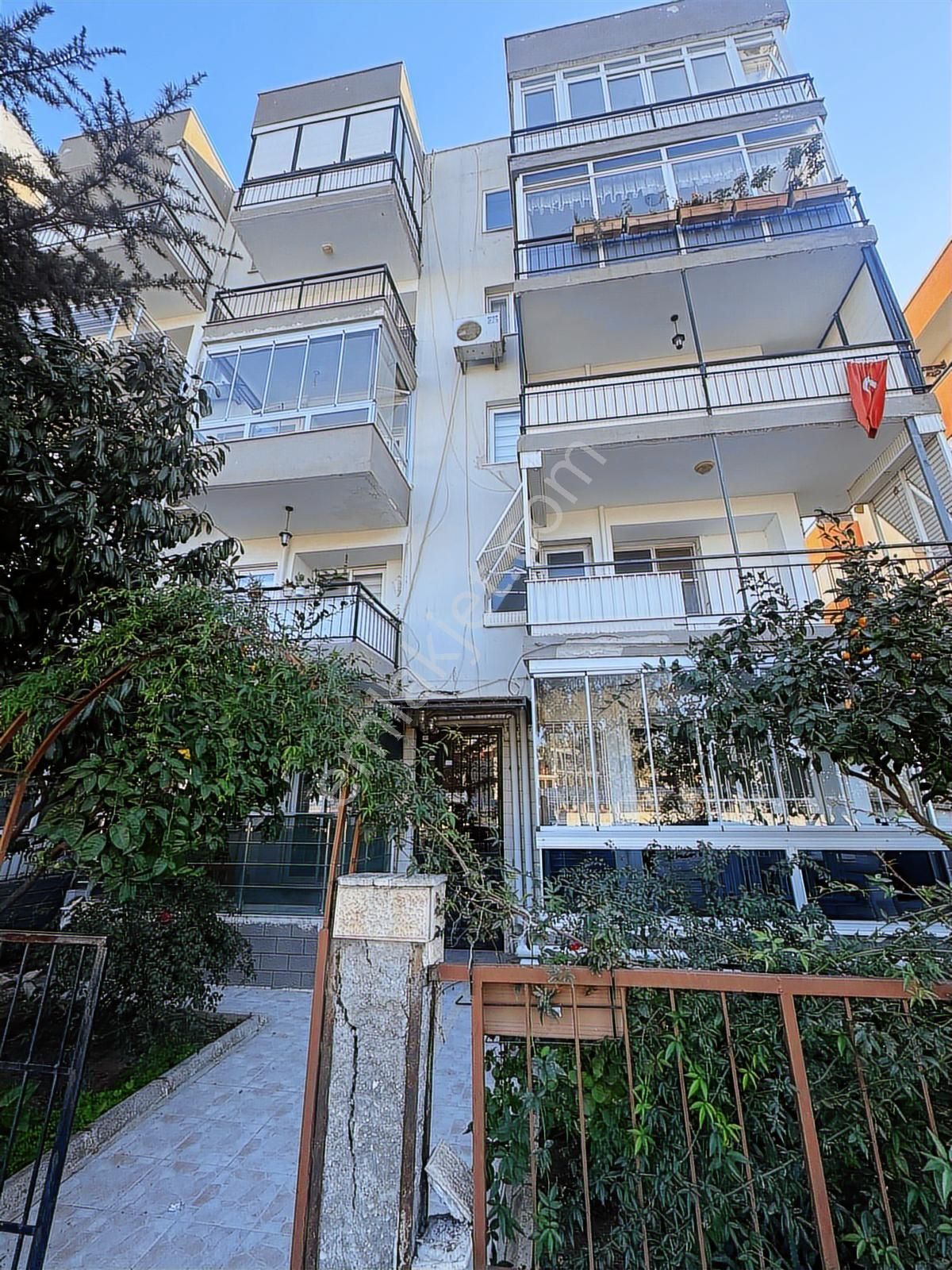 Narlıdere Ilıca Mahallesi 2+1 Full Eşyalı Kiralık Daire - Görsel 2