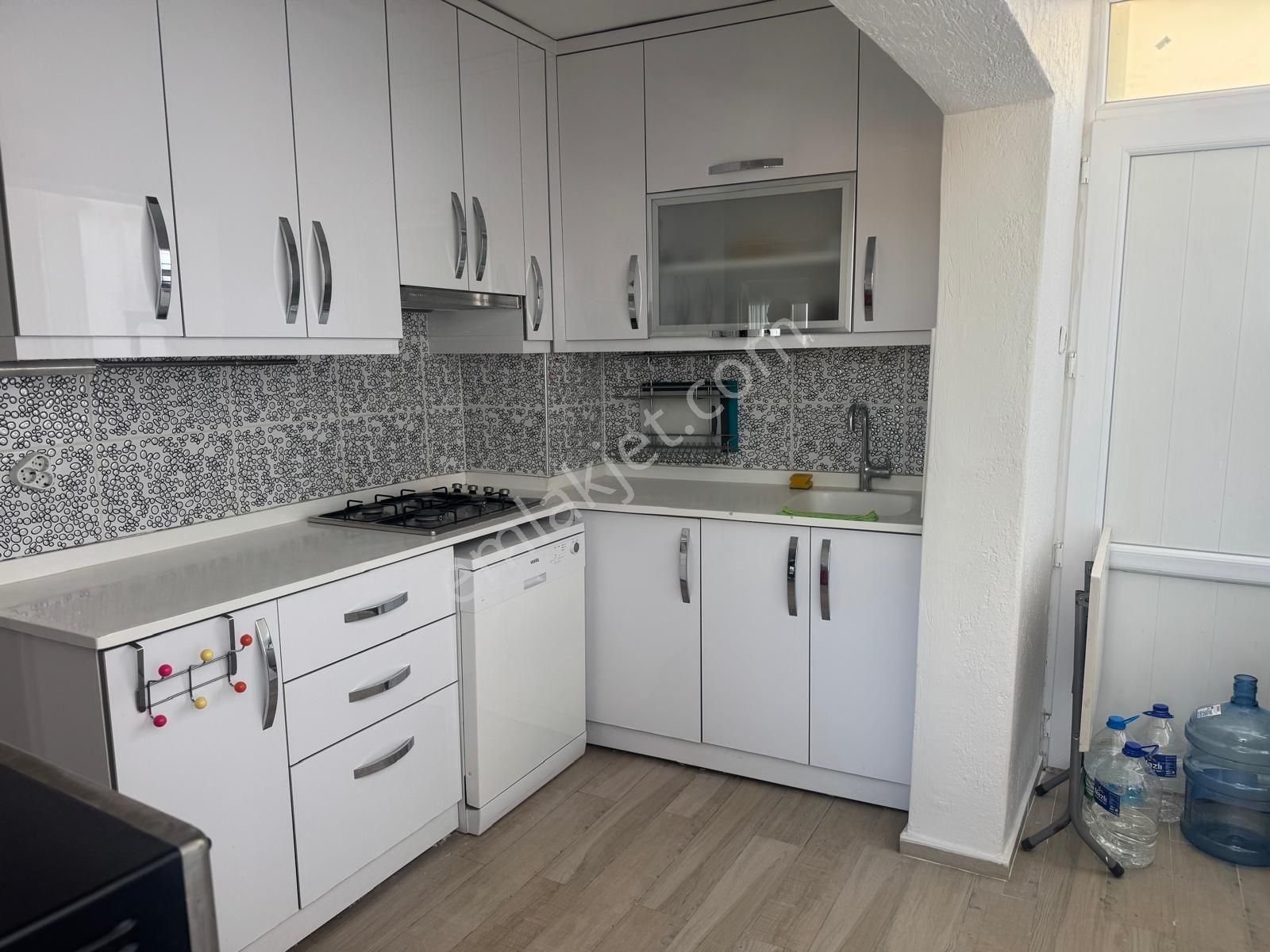 Narlıdere Ilıca Mahallesi 2+1 Full Eşyalı Kiralık Daire - Görsel 13