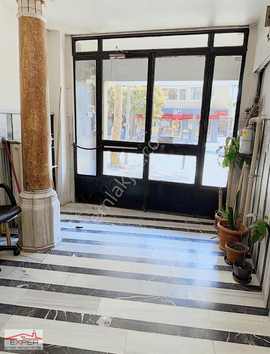 Valikonağı Caddesi Üzerinde,mükemmel Manzaralı 150m2,bakımlı 3+1 - Görsel 22