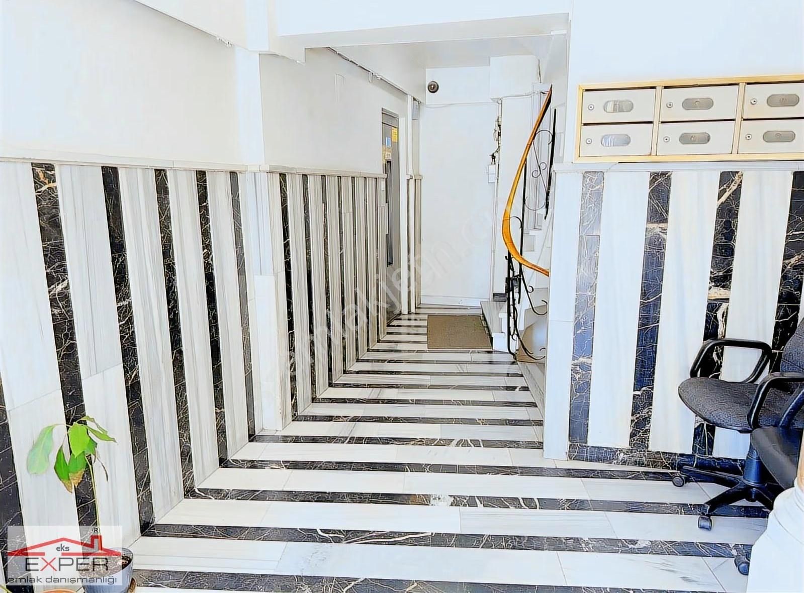 Valikonağı Caddesi Üzerinde,mükemmel Manzaralı 150m2,bakımlı 3+1 - Görsel 25