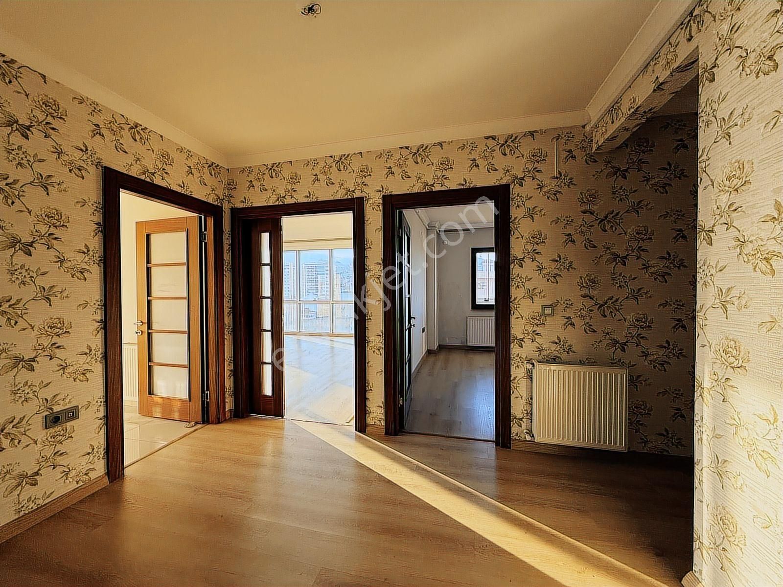 Söğütlüde Denize Yakın Şehir Manzaralı 5+2 | Tekce - Görsel 14