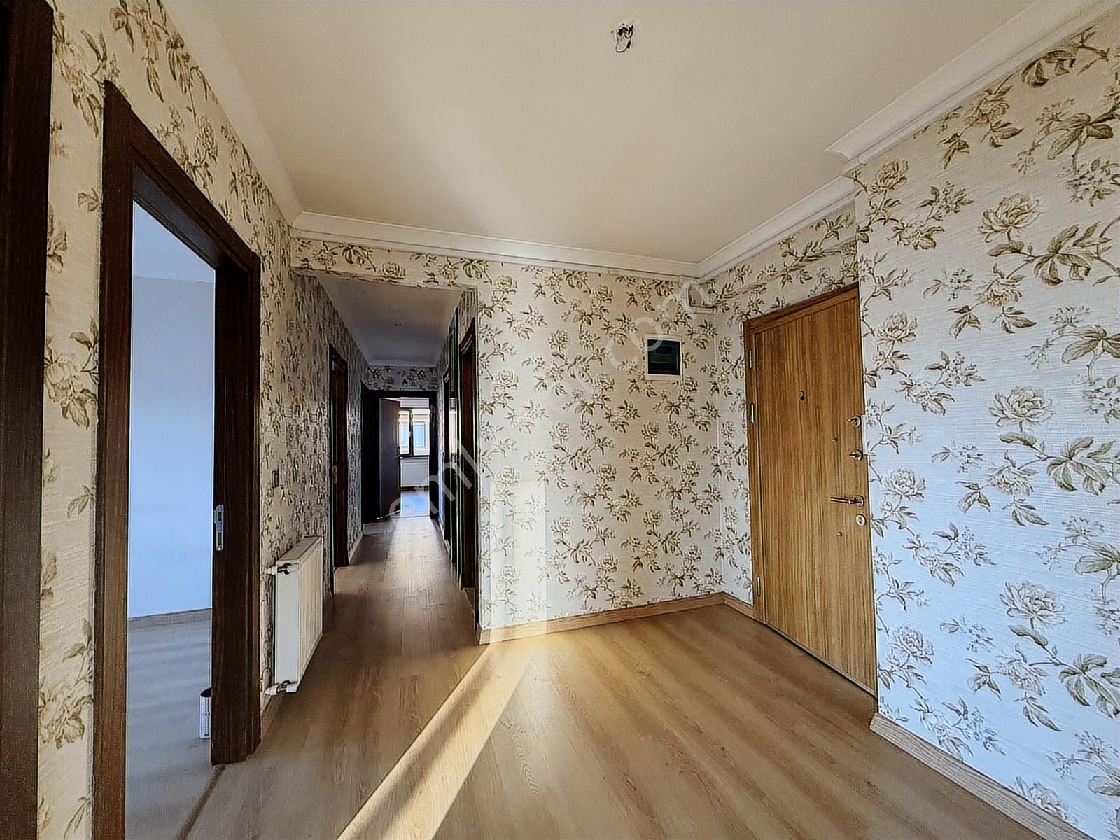 Söğütlüde Denize Yakın Şehir Manzaralı 5+2 | Tekce - Görsel 24