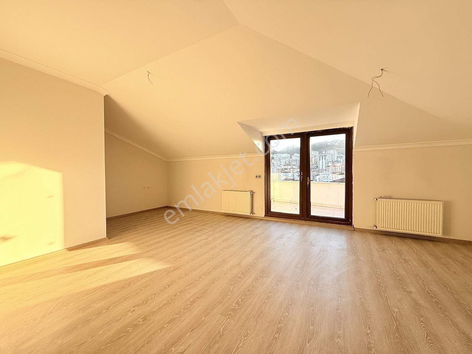 Söğütlüde Denize Yakın Şehir Manzaralı 5+2 | Tekce - Görsel 8