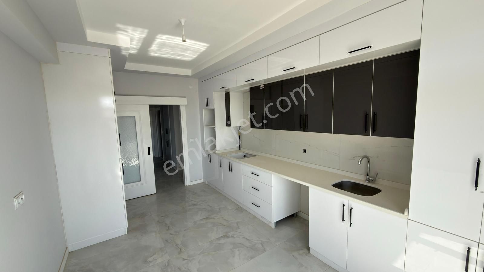 Atlas Emlak'tan Site İçinde Önü Açık Cephe Satılık Daire 2+1 - Görsel 17