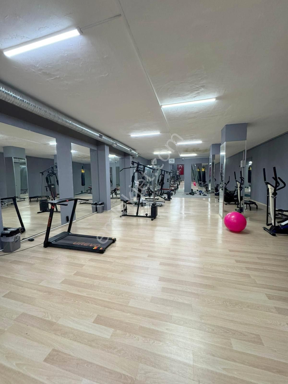 Mertcan'dan Havuzlu Güvenlikli İskanlı Ebeveyn Banyolu 2+1 Daire - Görsel 28