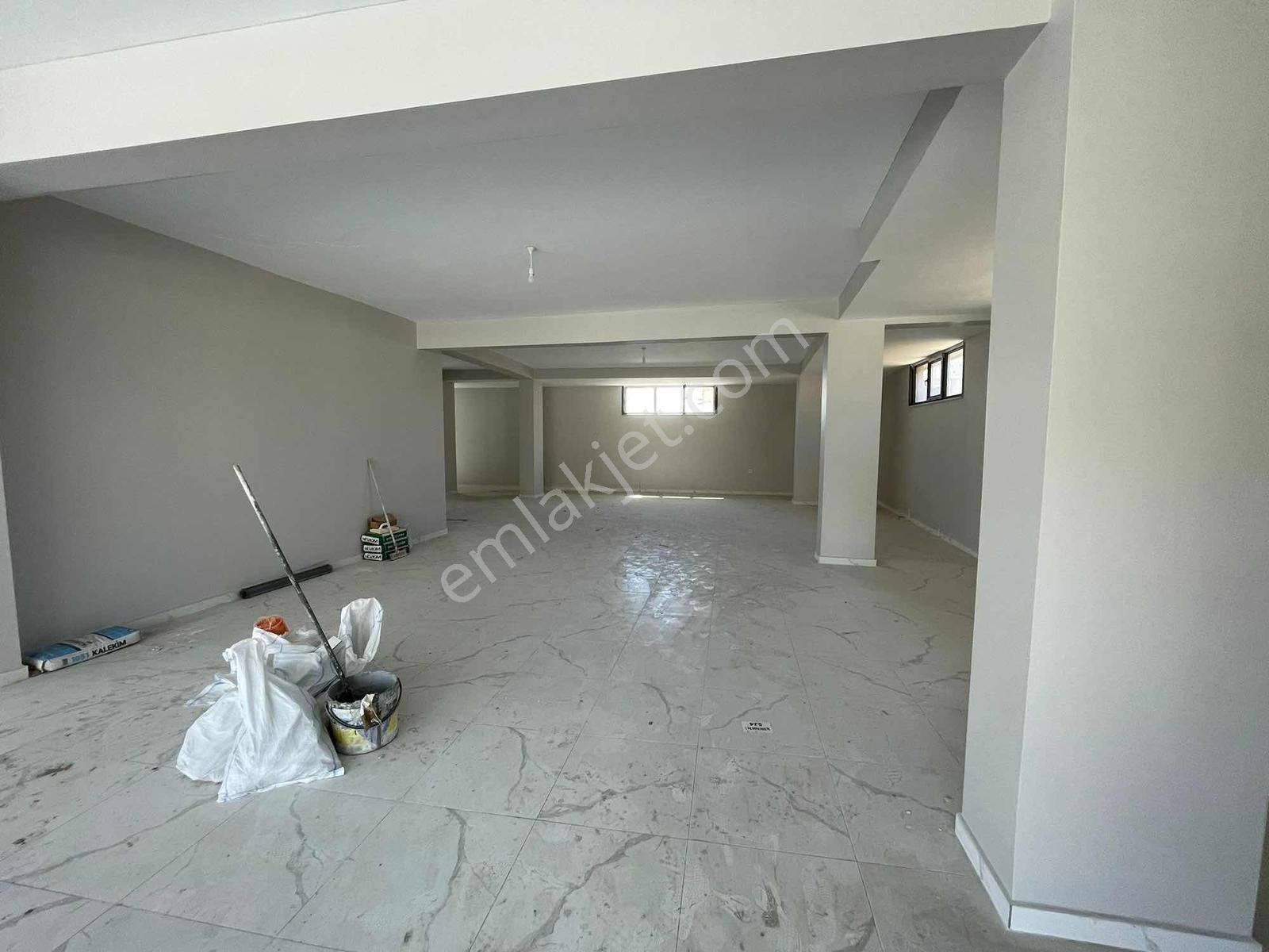 Taşoluk Merkezde Kiralık İki Katlı Ticari Dükkan - Görsel 4