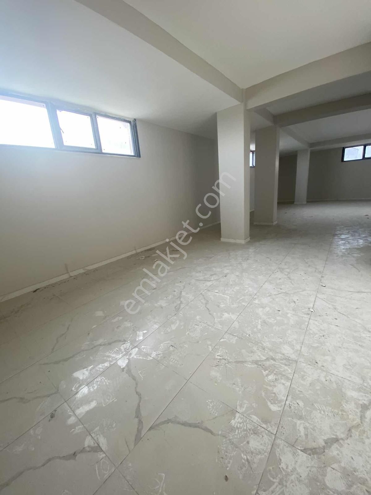 Taşoluk Merkezde Kiralık İki Katlı Ticari Dükkan - Görsel 9