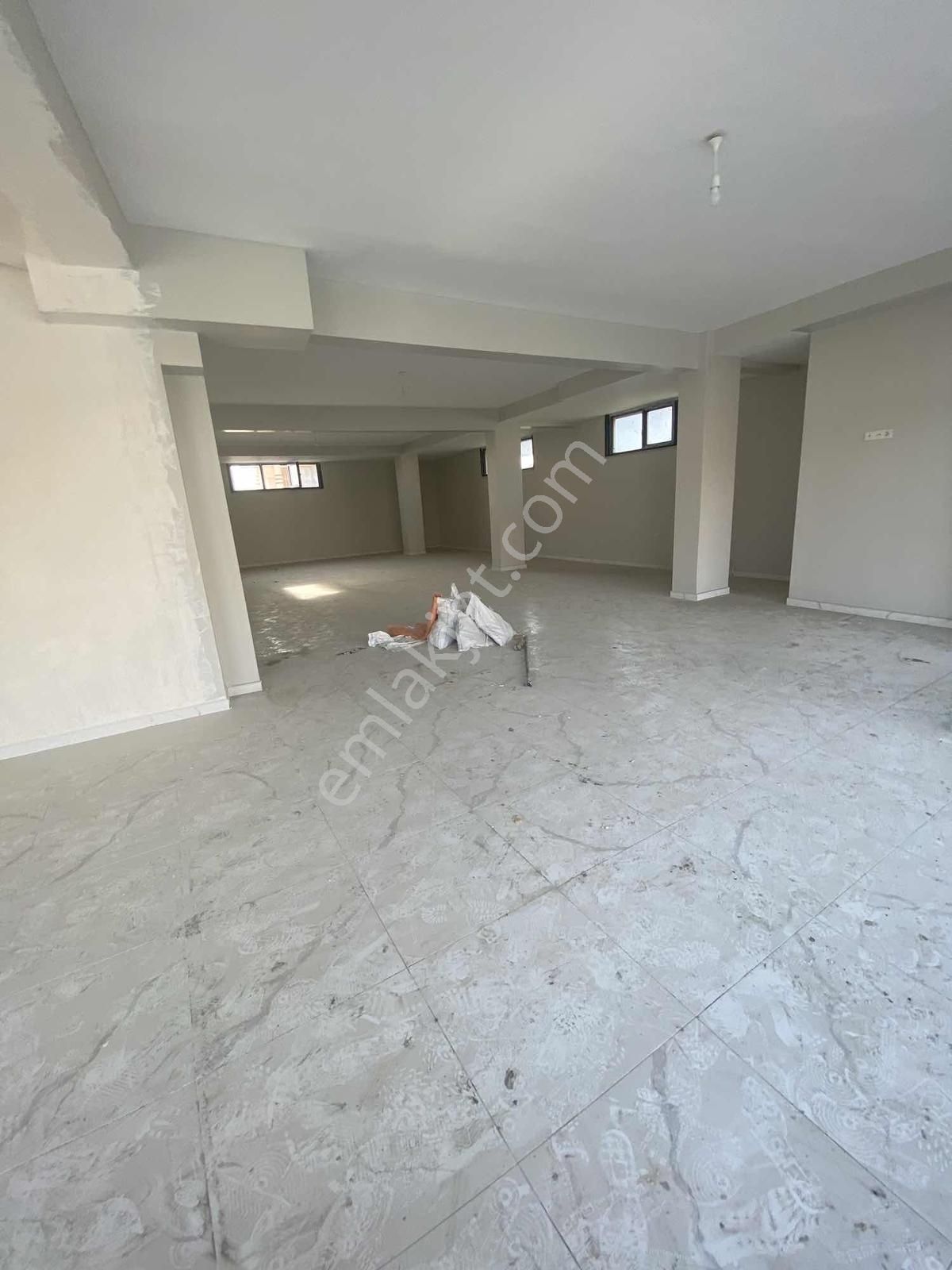 Taşoluk Merkezde Kiralık İki Katlı Ticari Dükkan - Görsel 8