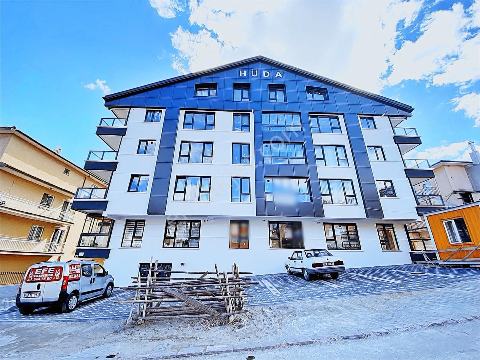 Yenimahallede Sıfır Lüks Konforlu Ulaşıma Şehir Has. Yakını 1+1