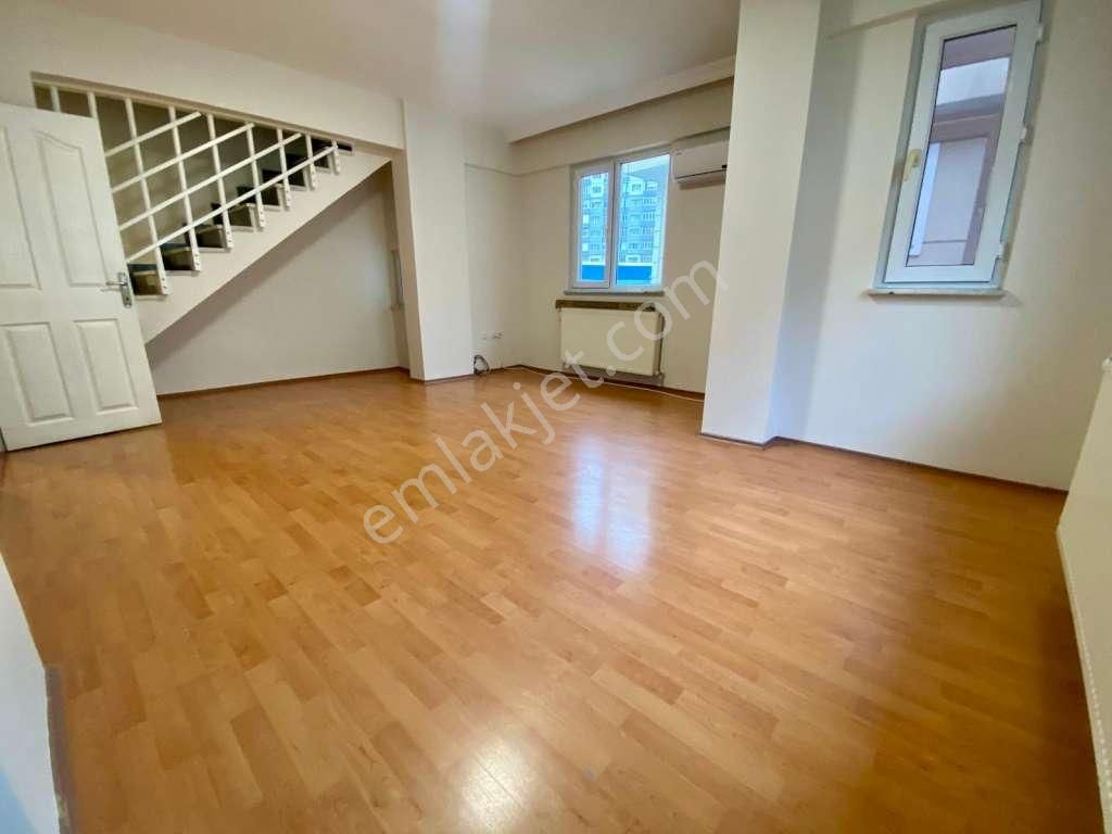 Kaçmaz'dan Altıntepe'de Yenilenmiş Masrafsız 3+2 Kiralık Dubleks