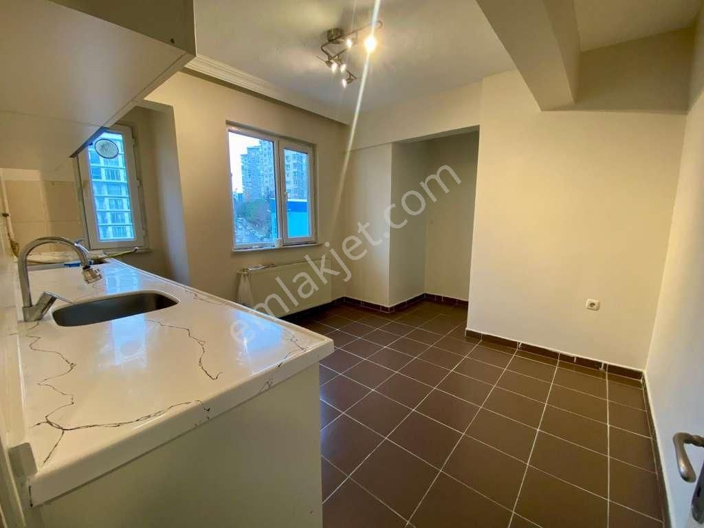 Kaçmaz'dan Altıntepe'de Yenilenmiş Masrafsız 3+2 Kiralık Dubleks - Görsel 19