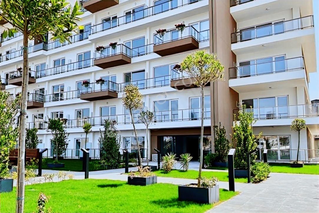 Bornova Dap İzmir Sitesinde Şehir Manzaralı 1+0 Satılık Daire