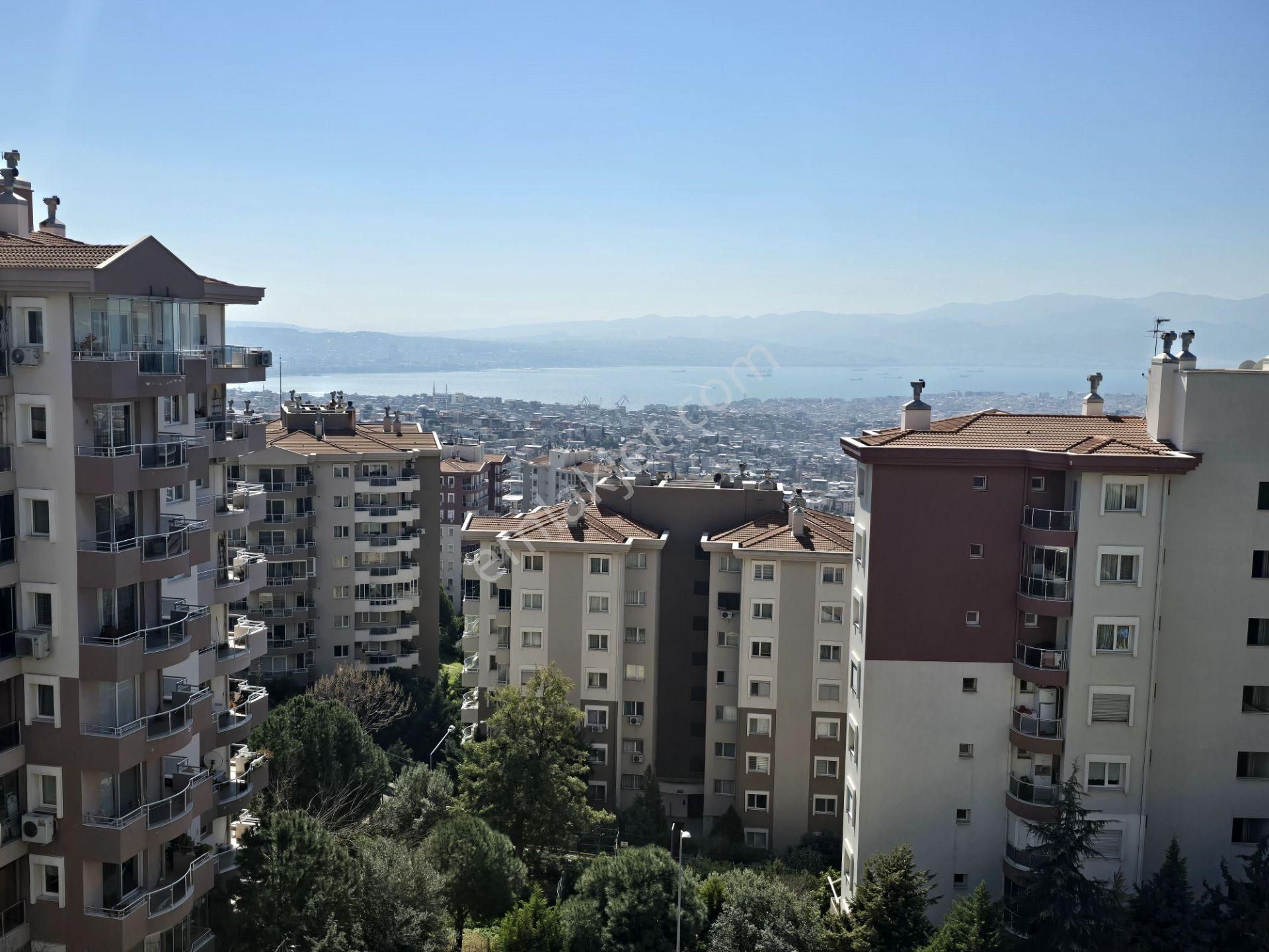 Bayraklı Körfez Mahallesinde Kiralık 4+1 Daire