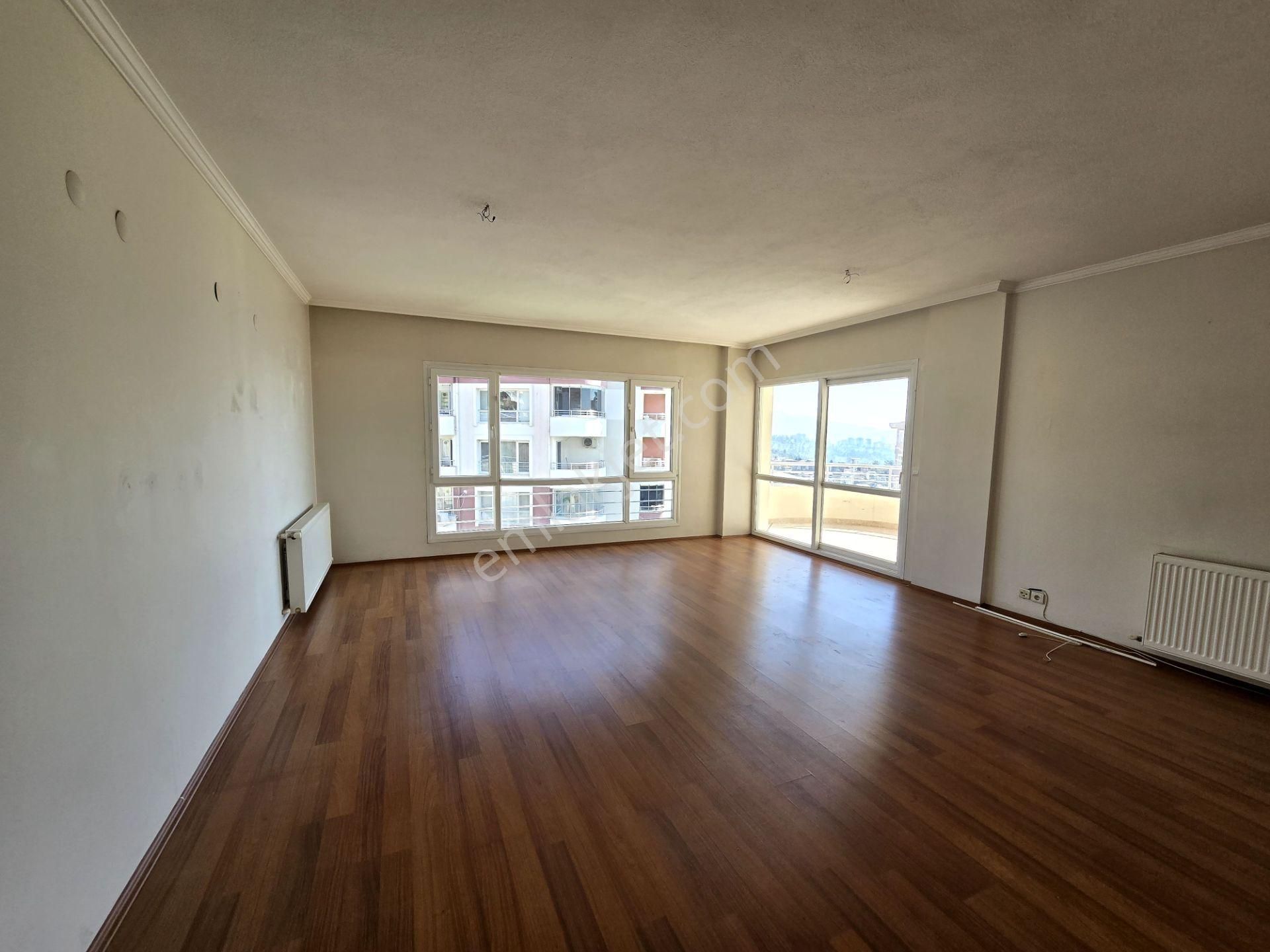 Bayraklı Körfez Mahallesinde Kiralık 4+1 Daire - Görsel 5