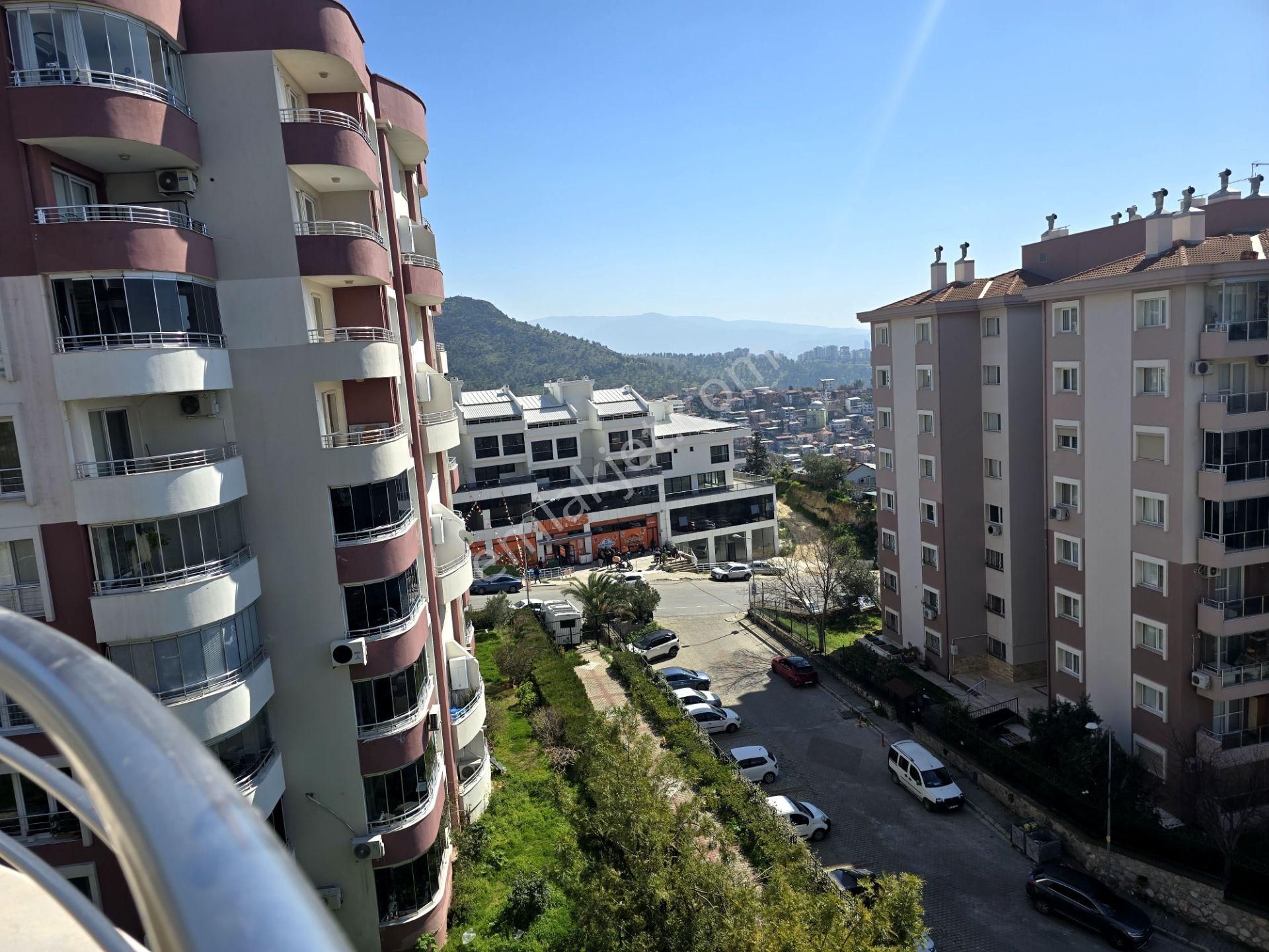 Bayraklı Körfez Mahallesinde Kiralık 4+1 Daire - Görsel 11