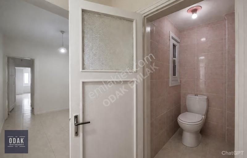 Odak'tan Hülya Sokak'ta Otoparklı Köşe Yüksek Giriş