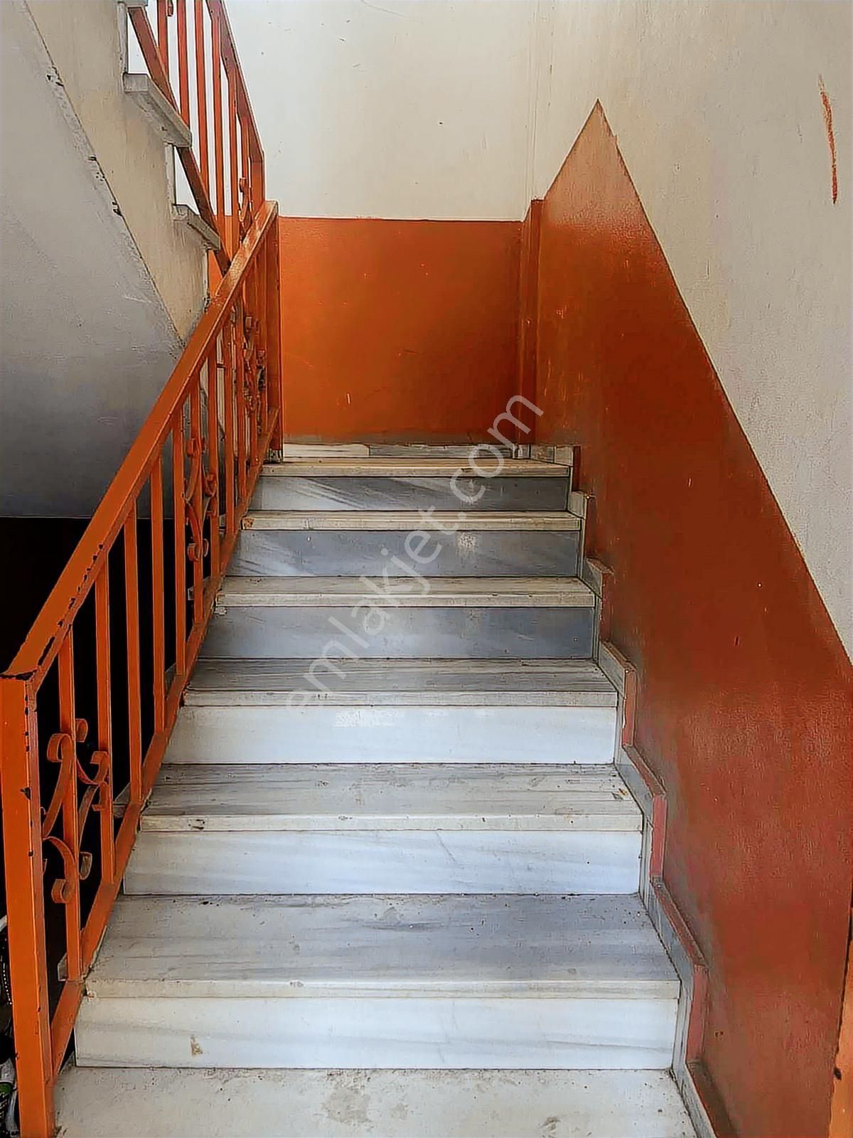 Koru Emlak'tan Yenilenmiş 2+1 Daire 12.5m2 Arsa Paylı - Görsel 9