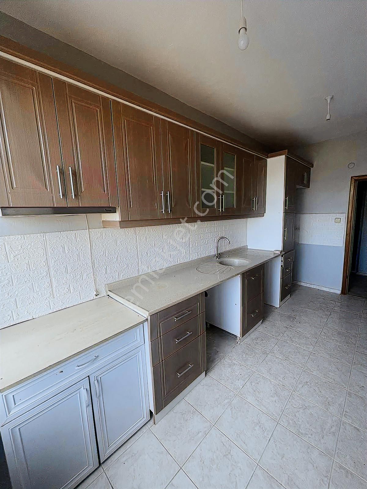 Koru Emlak'tan Yenilenmiş 2+1 Daire 12.5m2 Arsa Paylı - Görsel 26
